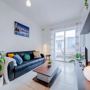  Appartamento Prime Location, Modern In St Julian's, Paceville, 8 By Vaganza Malta